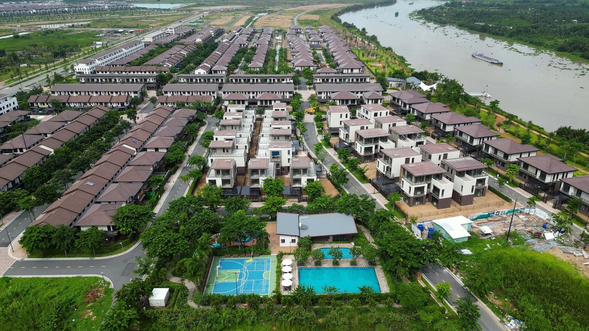 Long An là một trong số các tỉnh giáp HCM.